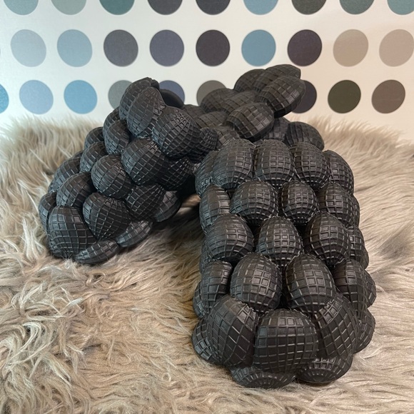 Weird Bubble Shoes - Picture 3 of 4